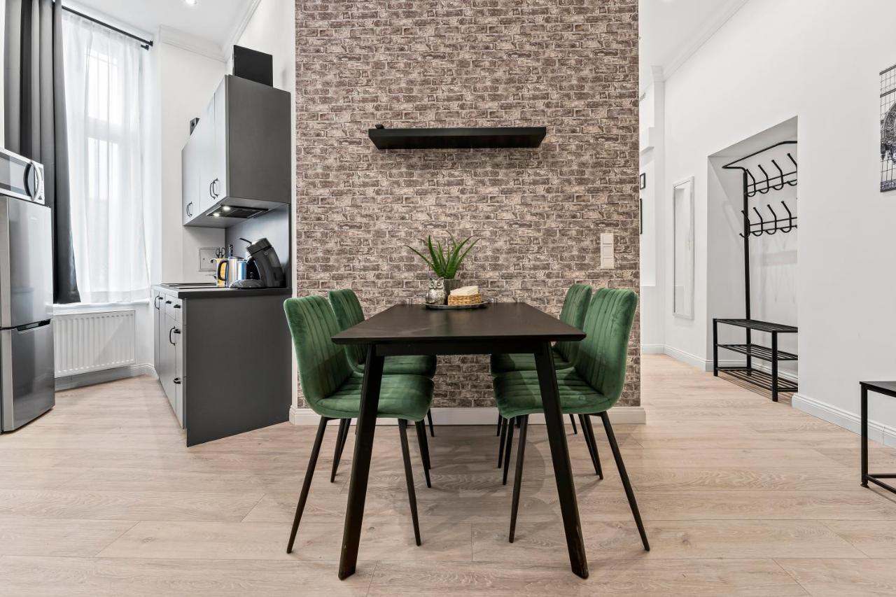 The Mierendorf Hinterhaus, 2 Bed Rooms Up To 4 People Berlim Exterior foto