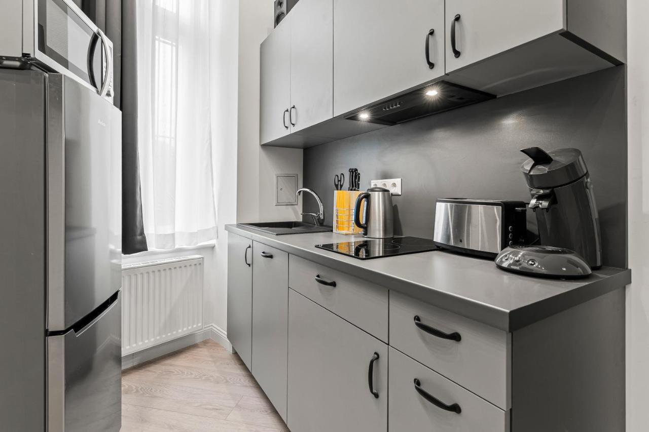 The Mierendorf Hinterhaus, 2 Bed Rooms Up To 4 People Berlim Exterior foto