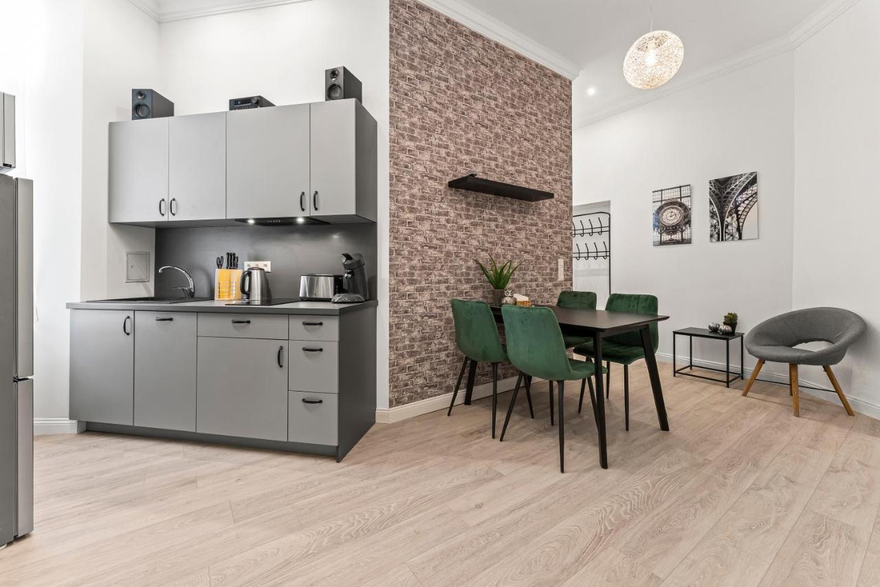 The Mierendorf Hinterhaus, 2 Bed Rooms Up To 4 People Berlim Exterior foto