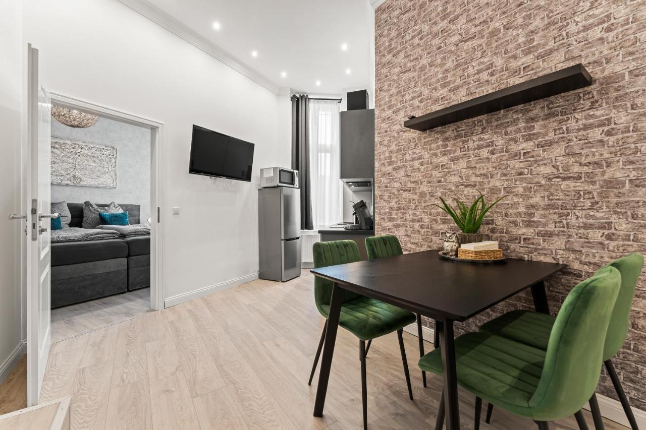 The Mierendorf Hinterhaus, 2 Bed Rooms Up To 4 People Berlim Exterior foto